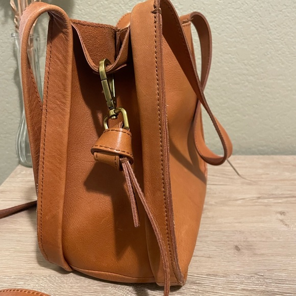 Madewell The Sydney Shoulder Bag - Picture 5 of 8